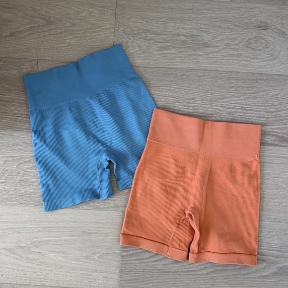 Pants - Women's Ribbed Seamless High-Waisted Stretchy Shorts Bundle Size S